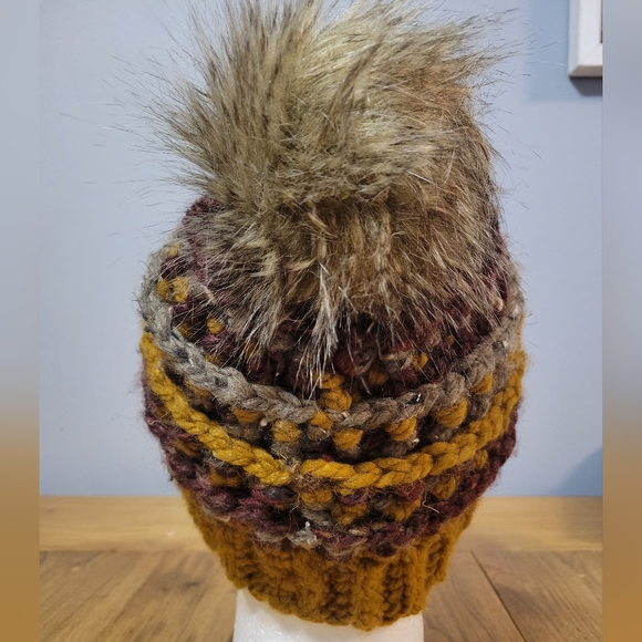 Handmade Wisconsin themed heavy wool blend winter pom pom beanie hat - Picture 3 of 7